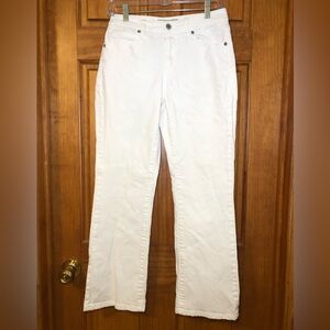 CHICO’S PLATINUM WOMEN’S SIZE 0 SHORT WHITE JEANS, 98% COTTON 2% SPANDEX